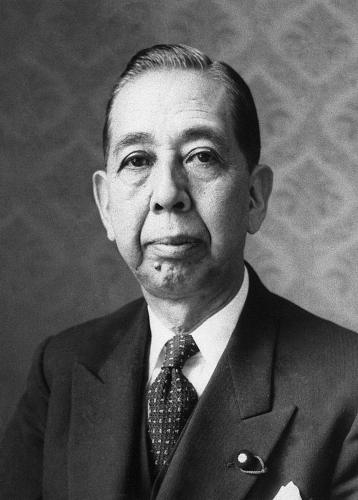 岸信介（外務省 公式肖像）